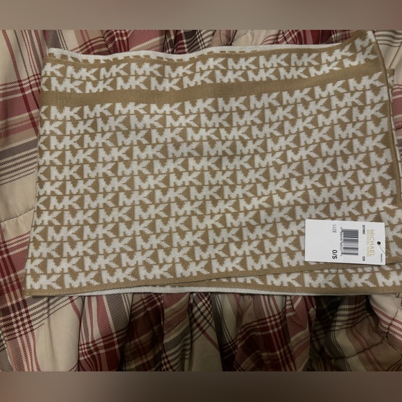 ⭕️ NWT MICHAEL Micheal Kors Infinity Scarf ⭕️ - Picture 3 of 5